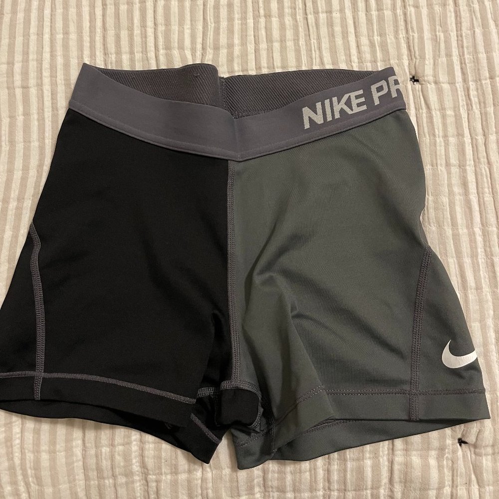 Nike Pros Size Small Black/Grey